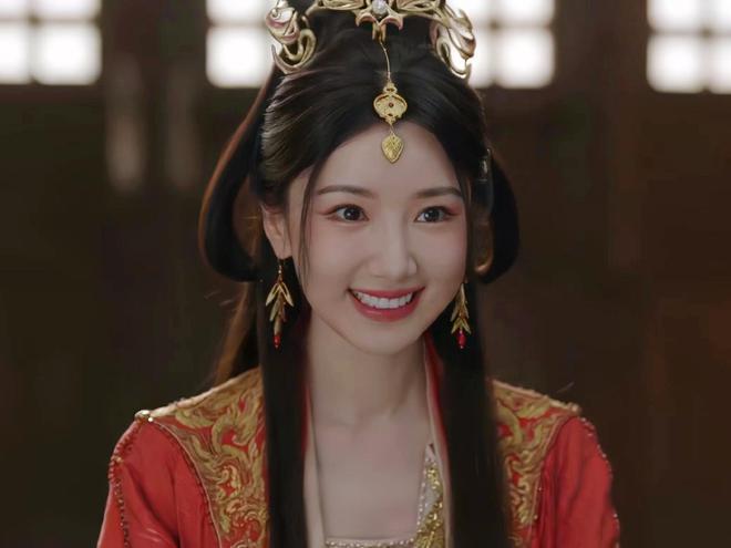 庆余年2预告：毛晓彤肿了，张若昀更帅了，被庆帝新老婆惊艳了