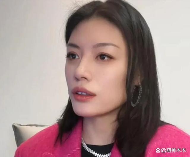 汪峰女儿被曝签约那英公司，前妻直播怒其不顾女儿感受