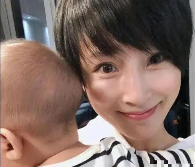 吴京翻车了？在综艺里对妻子谢楠不耐烦，被指大男子主义