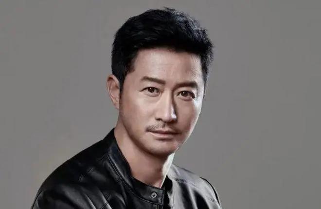 吴京翻车了？在综艺里对妻子谢楠不耐烦，被指大男子主义
