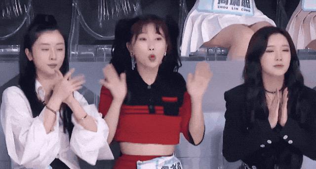 她的流量是“夹”来的？