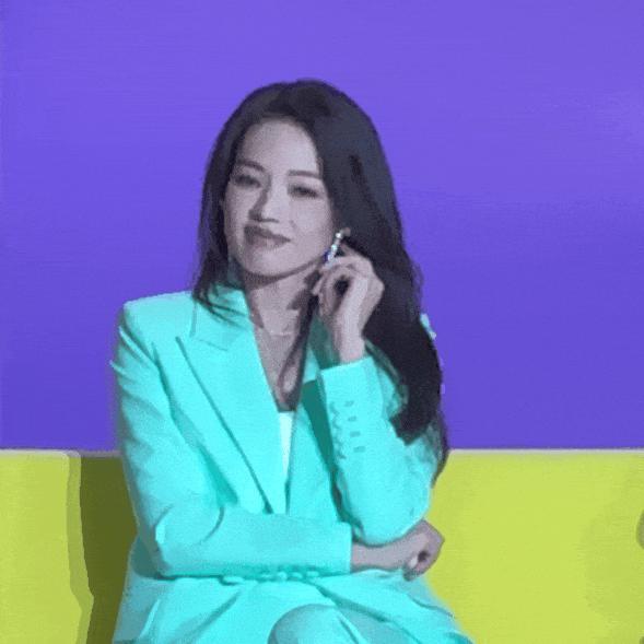 她的流量是“夹”来的？