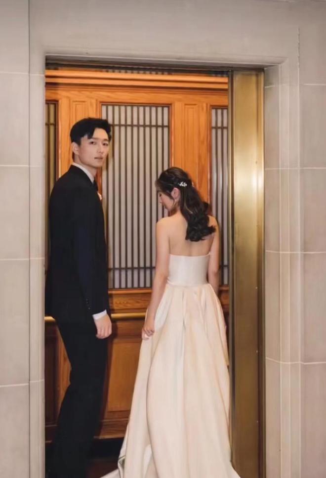 谷歌杀妻案陈立人婚纱照曝光！酷似明星于小彤，面相善良