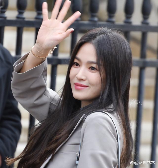 43岁宋慧乔生图曝光，状态真实，苹果肌显年龄
