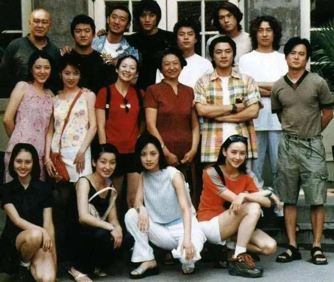 看腻了网红小花，开始怀念科班“青衣脸”？