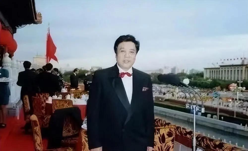 赵忠祥病逝4年，再看遗孀的选择，才知道夫妻俩有多明智