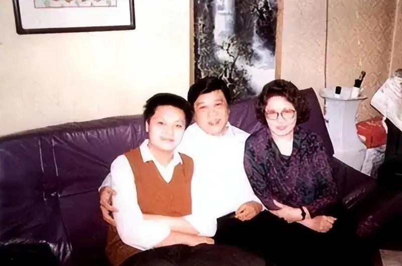 赵忠祥病逝4年，再看遗孀的选择，才知道夫妻俩有多明智