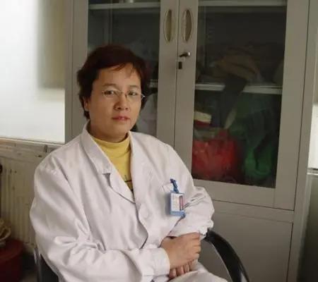 赵忠祥病逝4年，再看遗孀的选择，才知道夫妻俩有多明智