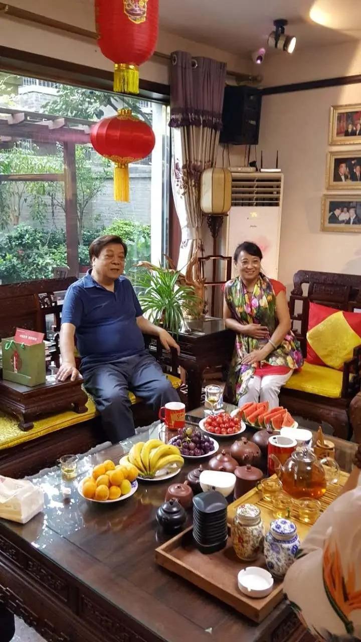 赵忠祥病逝4年，再看遗孀的选择，才知道夫妻俩有多明智