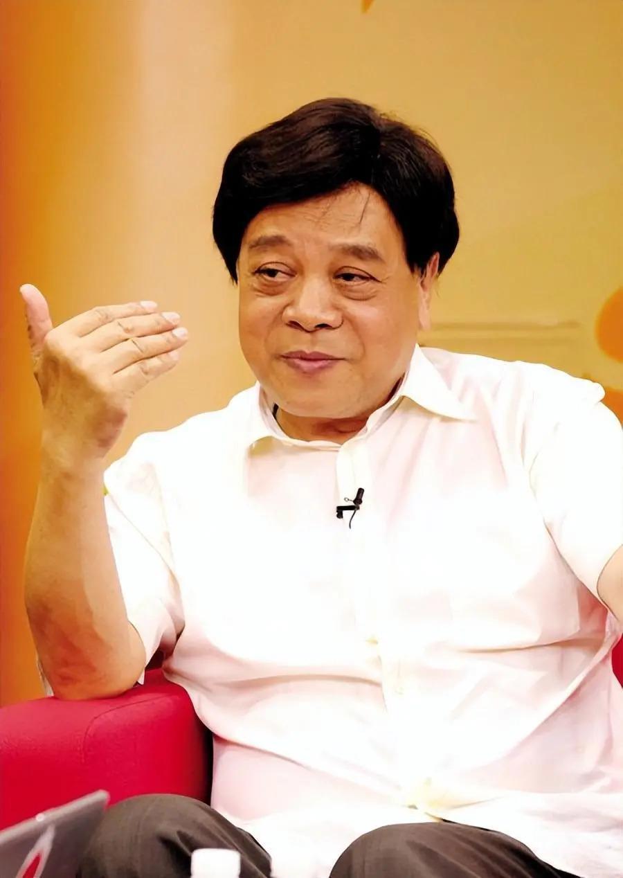 赵忠祥病逝4年，再看遗孀的选择，才知道夫妻俩有多明智