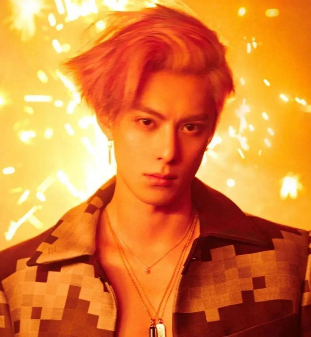 王鹤棣新封卖出近800万,大粉催销量惹争议