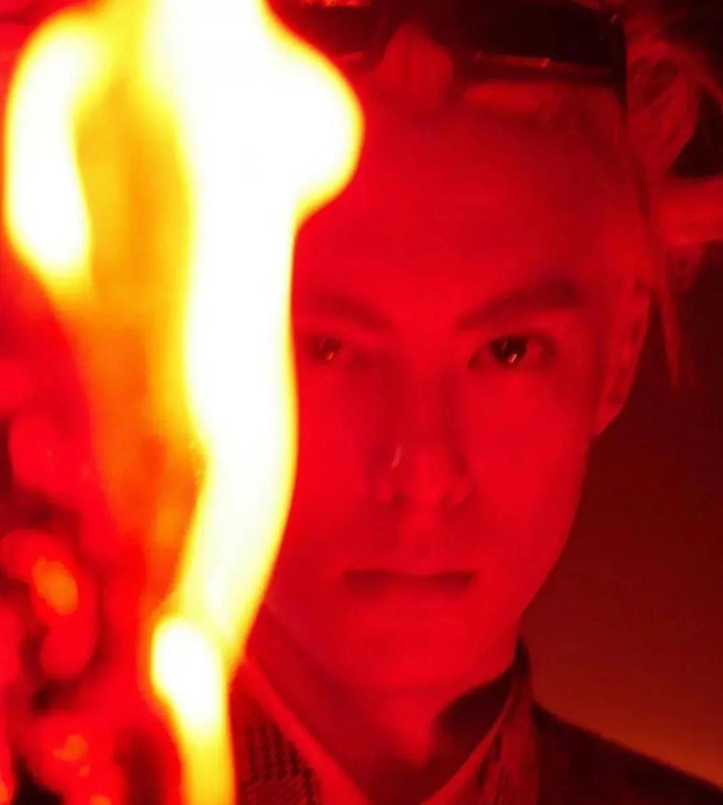 王鹤棣新封卖出近800万,大粉催销量惹争议