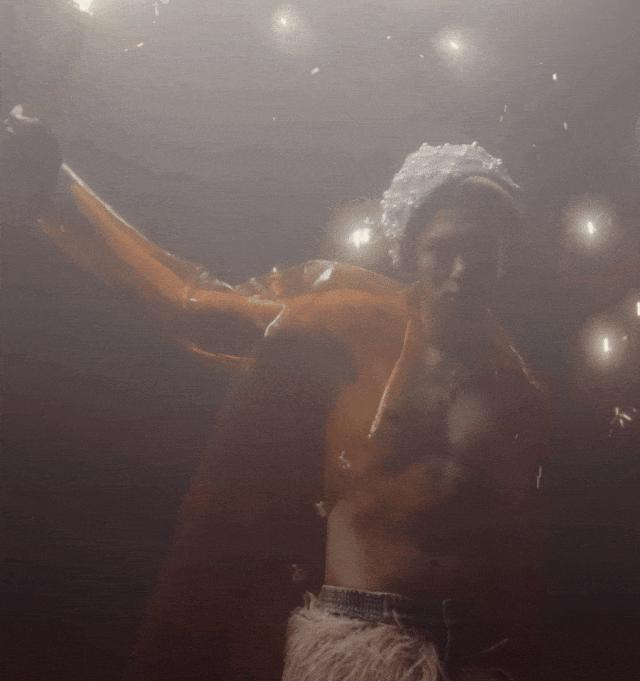 王鹤棣新封卖出近800万,大粉催销量惹争议