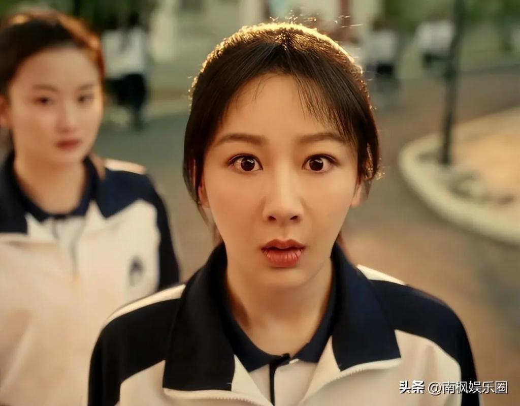 杨紫《热辣滚烫》造型略显僵硬，靠春节档开启电影之路？