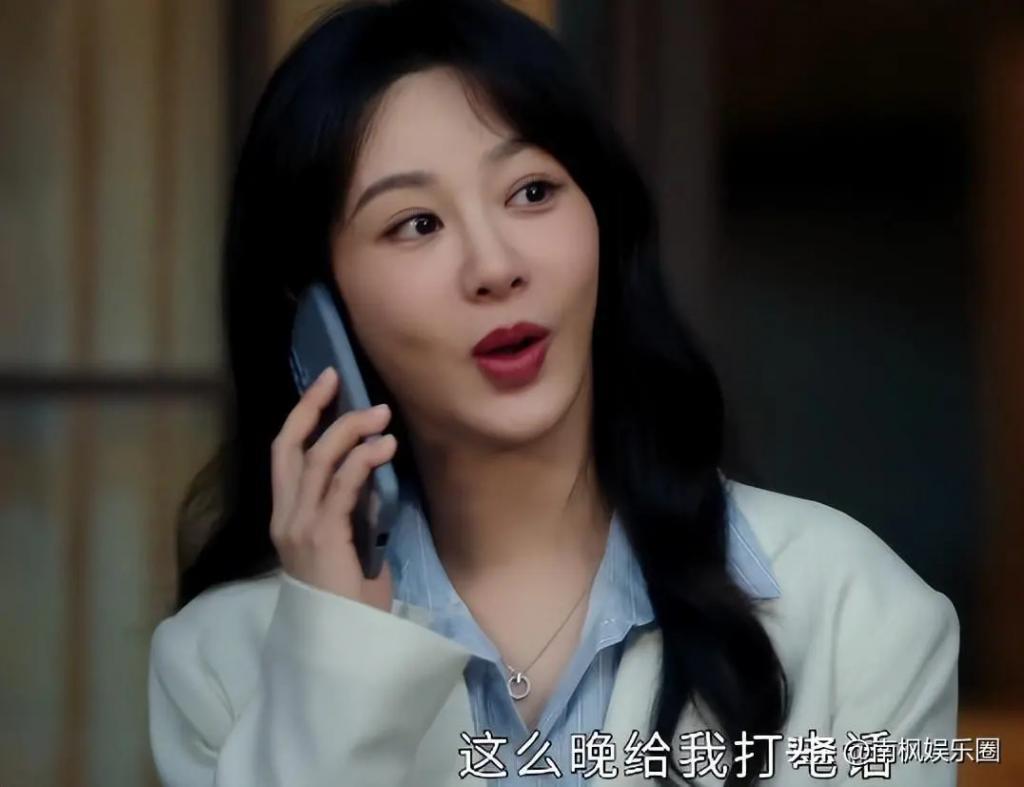 杨紫《热辣滚烫》造型略显僵硬，靠春节档开启电影之路？