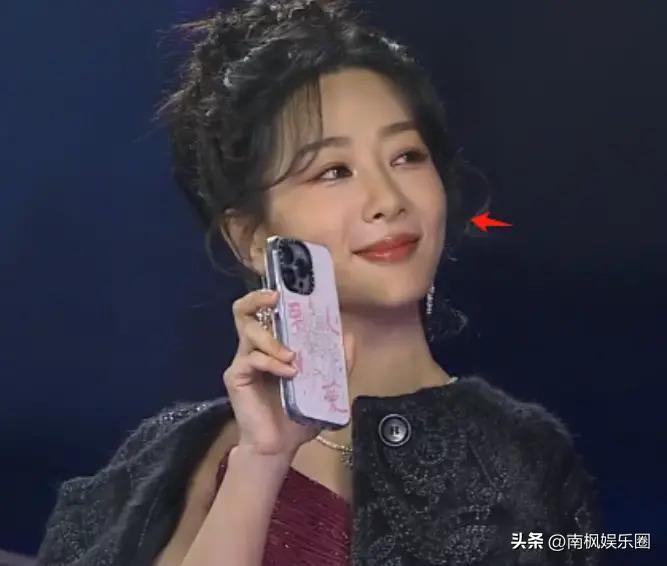 杨紫《热辣滚烫》造型略显僵硬，靠春节档开启电影之路？