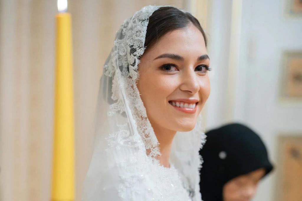 顶豪王室里网红王子大婚,美若天仙的王妃什么来头?