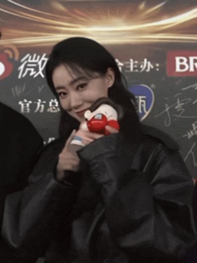 躲越久骂声越多，票房女王该见人了
