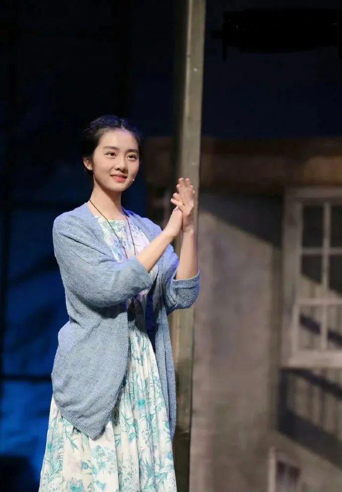 额，她确定她能火吗？