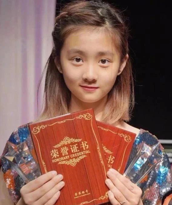 额，她确定她能火吗？