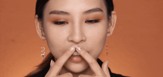 乖乖女的微笑唇，是谁还在吹