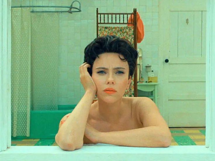 乖乖女的微笑唇，是谁还在吹