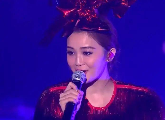 当阿娇跟阿Sa站在一起，我才明白，什么叫顶级骨相