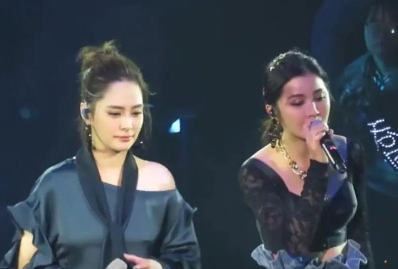 当阿娇跟阿Sa站在一起，我才明白，什么叫顶级骨相