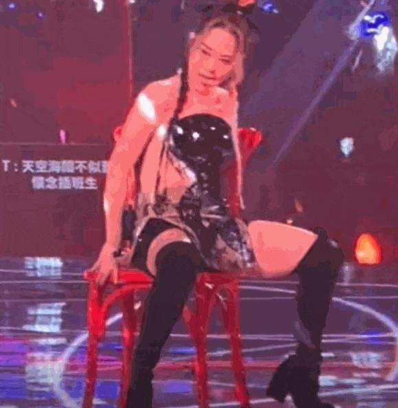 当阿娇跟阿Sa站在一起，我才明白，什么叫顶级骨相