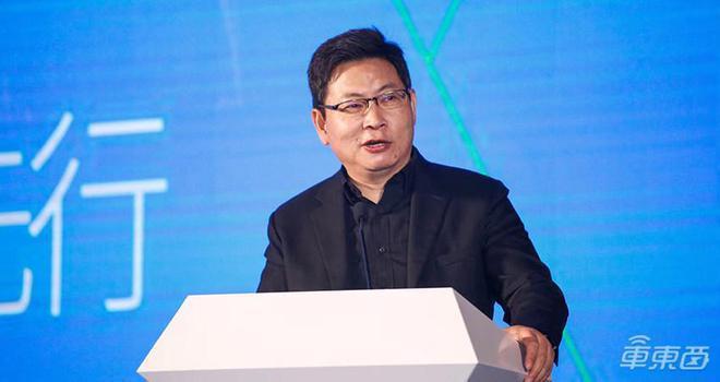 问界得意、智界交付难！余承东秘密会谈北汽，催生第三个“界”