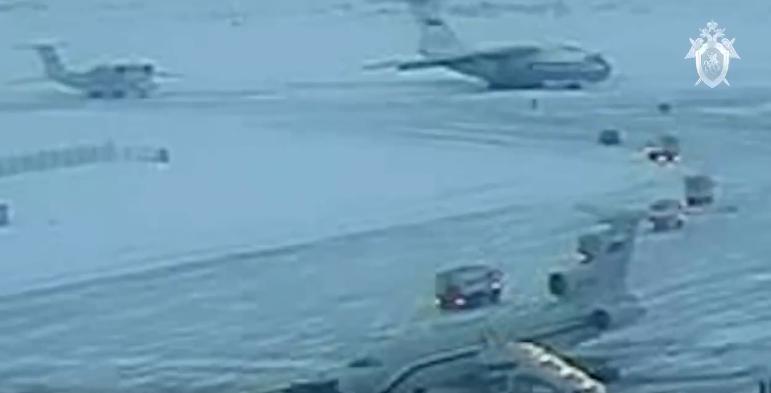 俄罗斯公布关键画面！乌克兰：将利用一切手段查明事件真相！普京：最有可能击落运输机的是