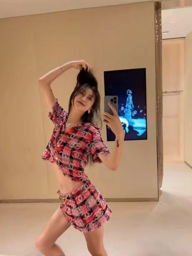 曝52岁汪峰娶陈露！两人逛街被偶遇，女方社交账号曝光，汪峰否认