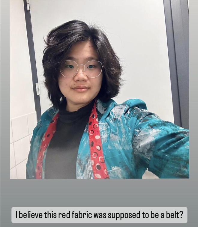 毕福剑27岁女儿毕凌罕晒素颜照，瘦了一圈显秀气，造型越来越淑女