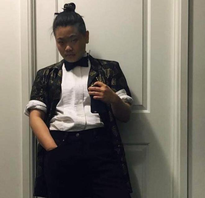 毕福剑27岁女儿毕凌罕晒素颜照，瘦了一圈显秀气，造型越来越淑女