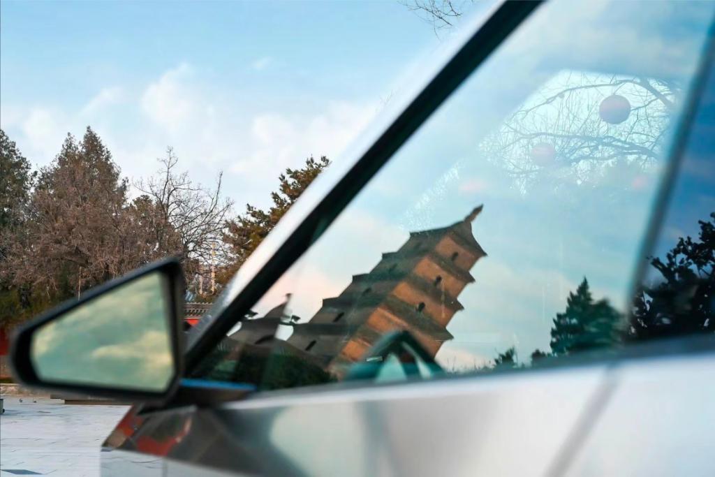 特斯拉赛博越野旅行车Cybertruck中国巡展今日开启