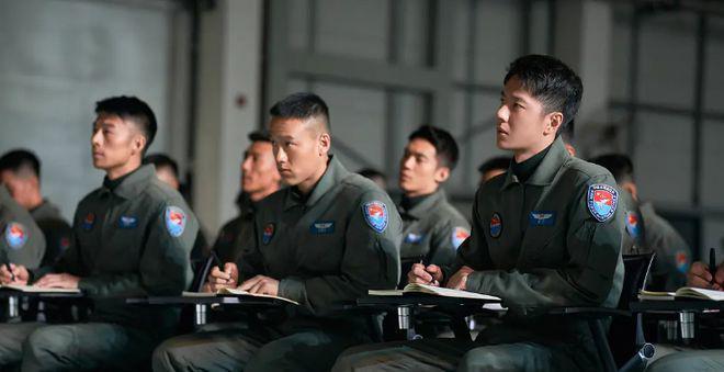 票房扑是周冬雨演技差？多数人没看懂表演细节，给女明星空间太少