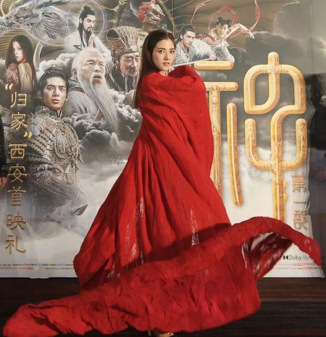 票房扑是周冬雨演技差？多数人没看懂表演细节，给女明星空间太少