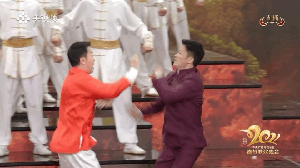 爆吴京将退圈当老师，战狼3要没戏了！