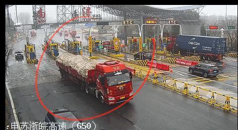 50多辆车在高速离奇炸胎：这位司机麻烦大了