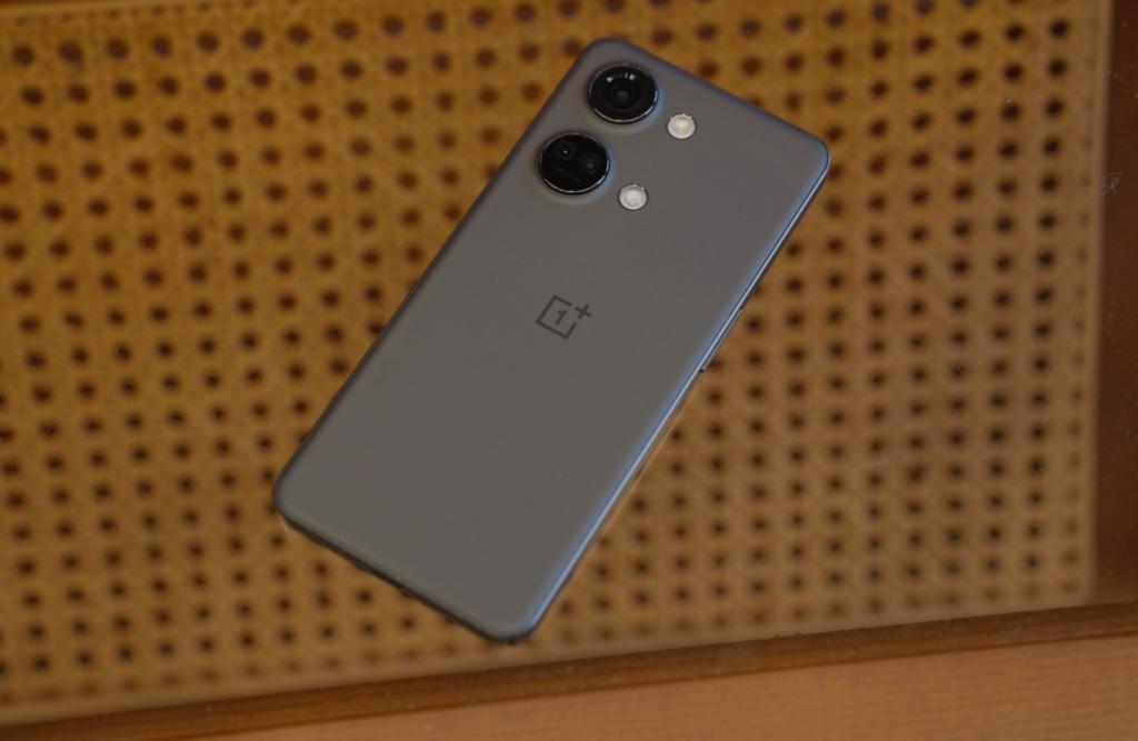 2000 不到就能买到 16 1TB 的手机？我先冲为敬！
