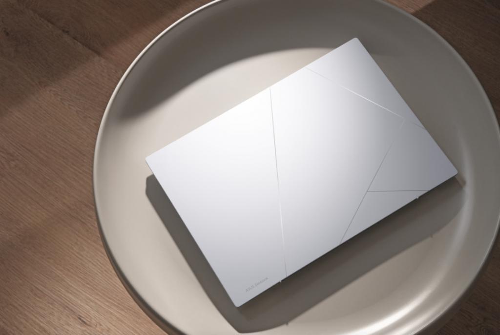 华硕灵耀 14 2024 冰川银笔记本上架，酷睿 Ultra 9 版本 7699 元