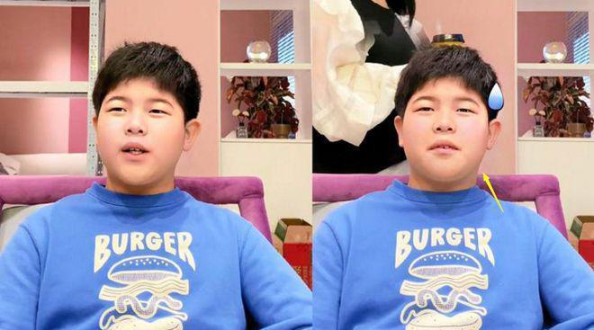 胡可一家3口新加坡旅游，安吉个头超妈妈，变回东北宋仲基