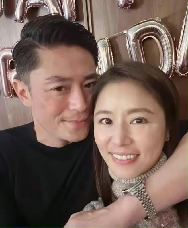 林心如晒照庆生，与许玮宁同框似两代人