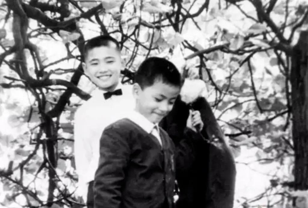 因长太帅被女乘客偷亲，这个“孙中山专业户”又帅又有实力