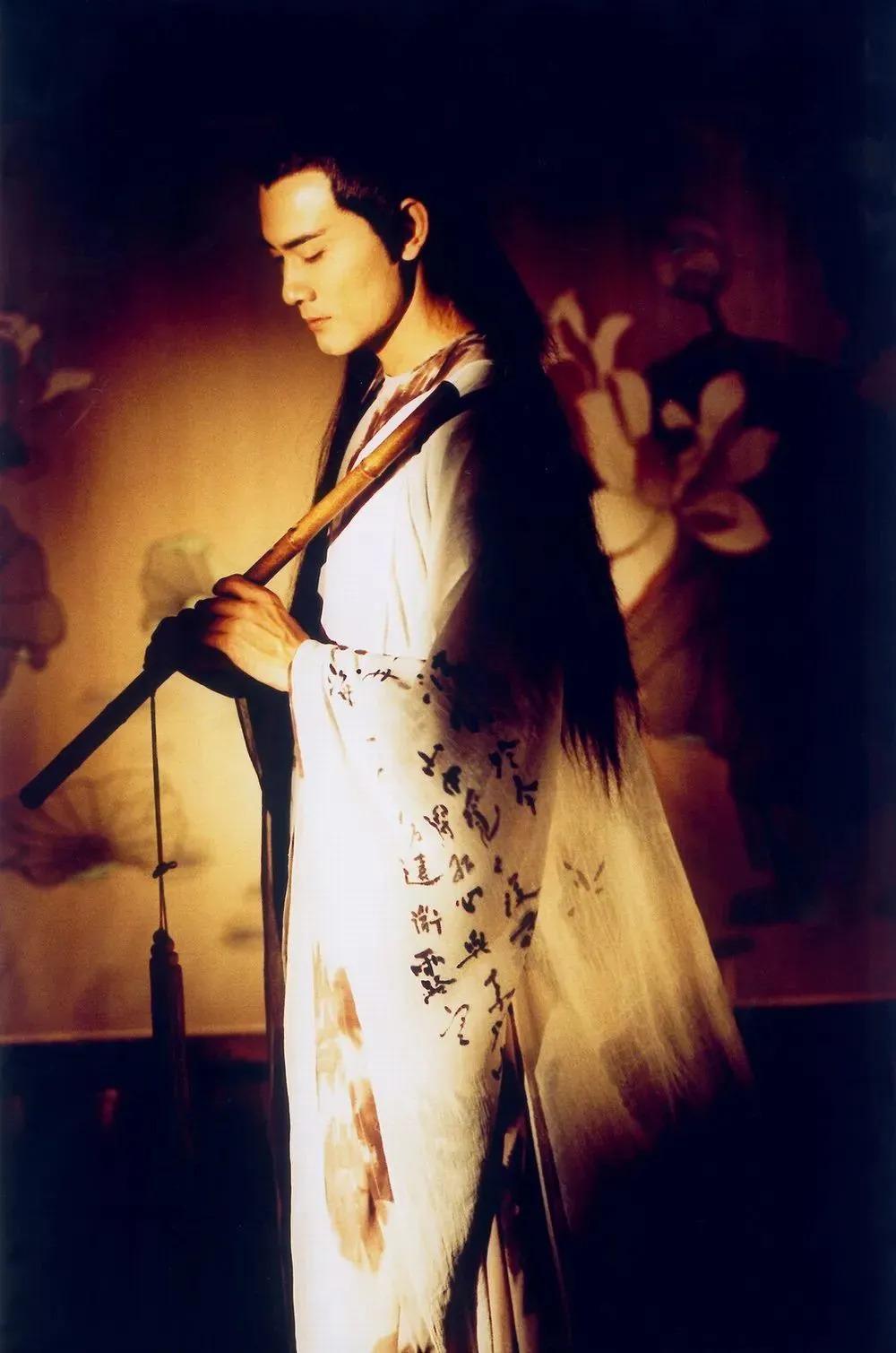 因长太帅被女乘客偷亲，这个“孙中山专业户”又帅又有实力