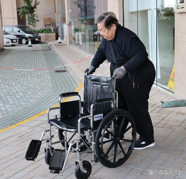 75岁港星秦煌出轨情人20年，女方8年前产女却不是他的骨肉