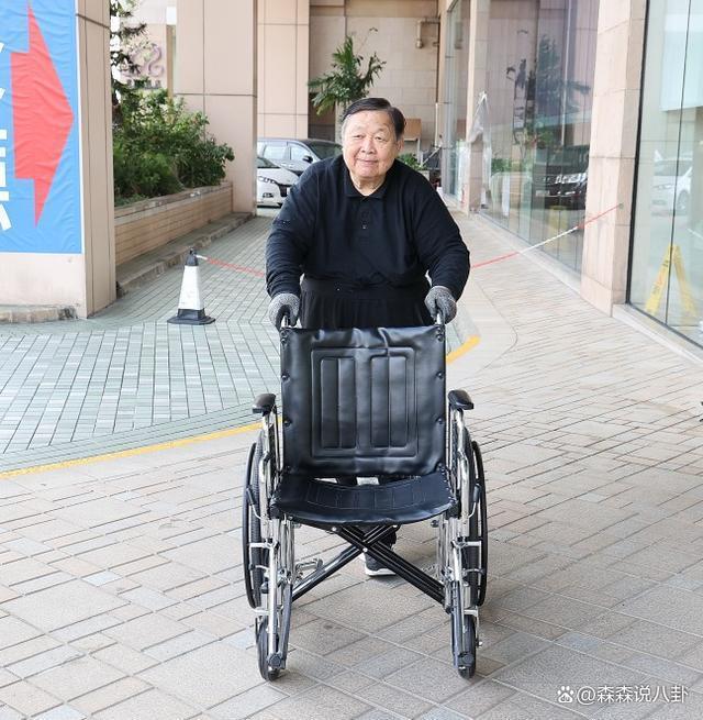 75岁港星秦煌出轨情人20年，女方8年前产女却不是他的骨肉
