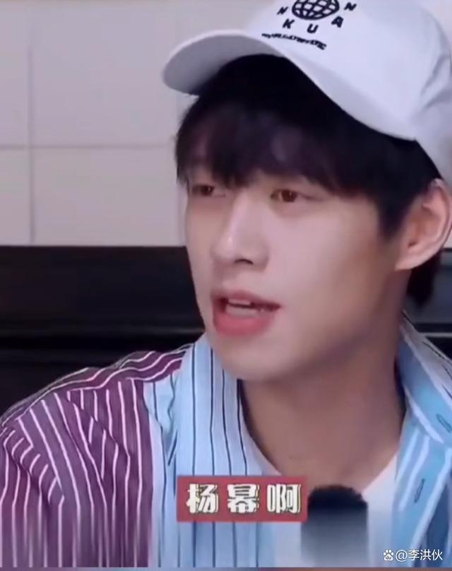 贴脸玩亲亲还不是情侣，男女明星之间的关系让人捉摸不透