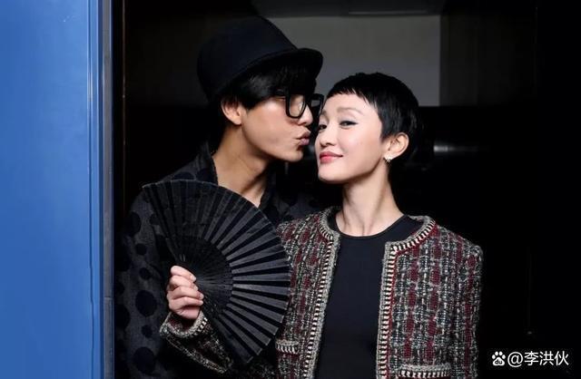 贴脸玩亲亲还不是情侣，男女明星之间的关系让人捉摸不透