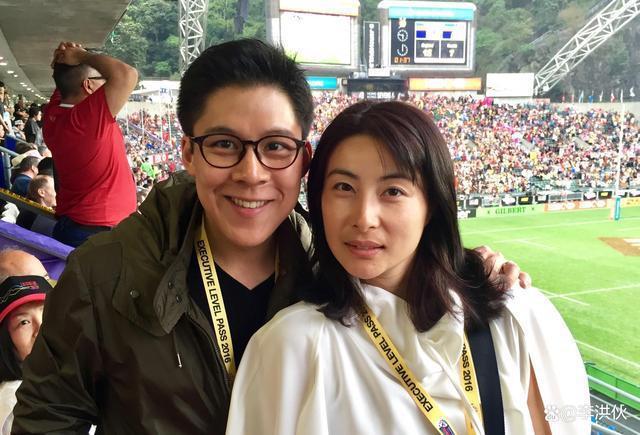 四大家族贵妇团认可郭晶晶，生日宴合影位置彰显其地位